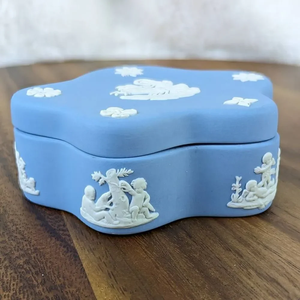 Wedgwood Pentafoil Jasperware Candy Box Pale Blue Cloud Shape 4